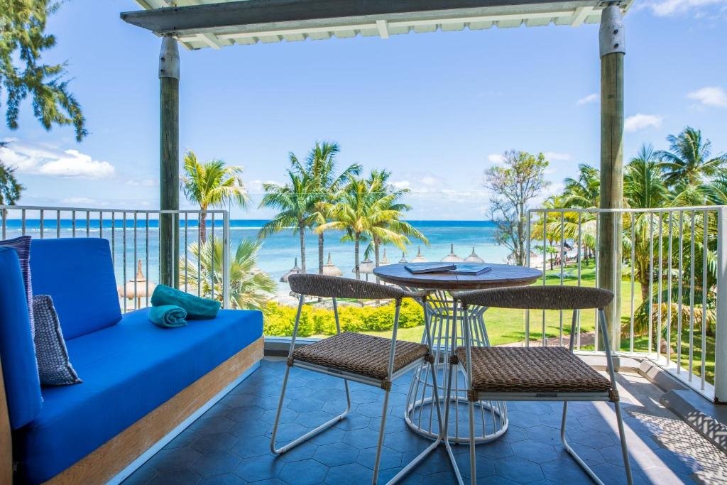 Standard room with ocean view Victoria Beachcomber Resort & Spa