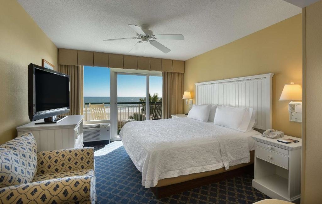 Двухместный номер Kitchen oceanfront Hampton Inn & Suites Myrtle Beach Oceanfront