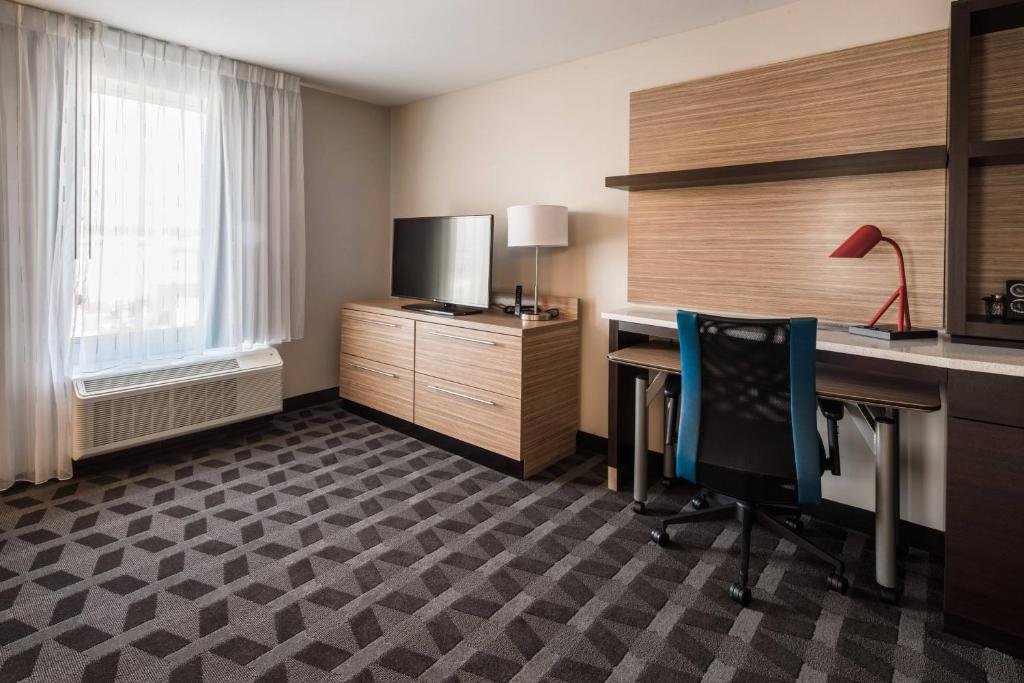 Двухместный люкс TownePlace Suites by Marriott Cleveland