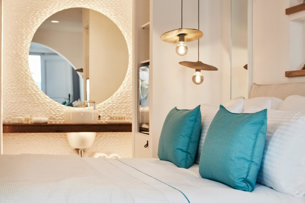 Номер Luxury с видом на море Nikki Beach Resort & Spa Santorini