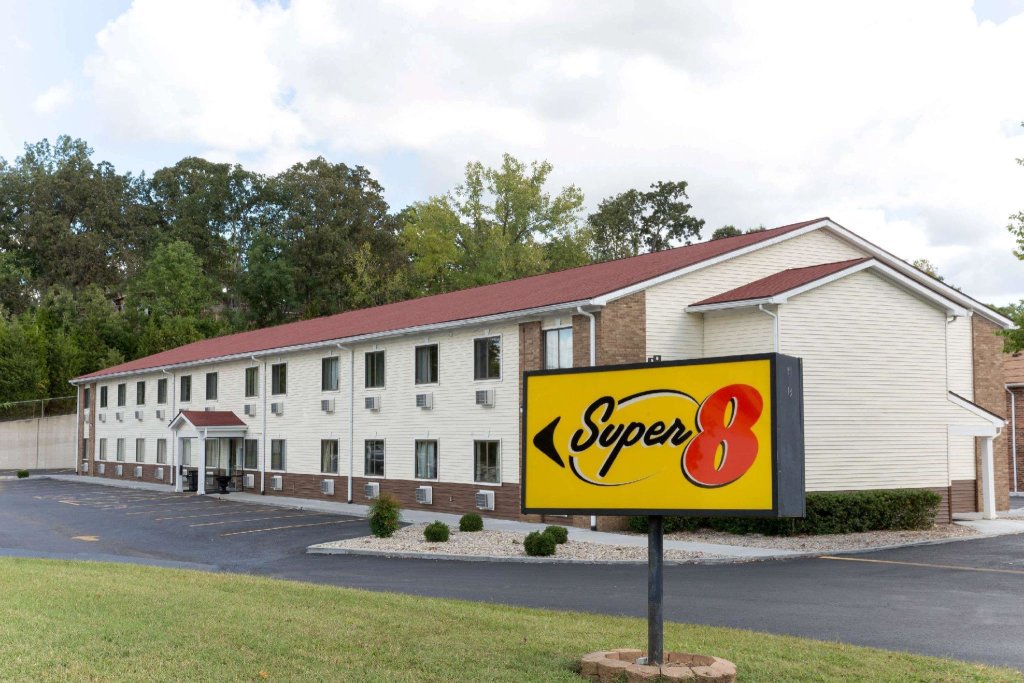 Standard Double room Super 8 by Wyndham Radcliff Ft. Knox Area