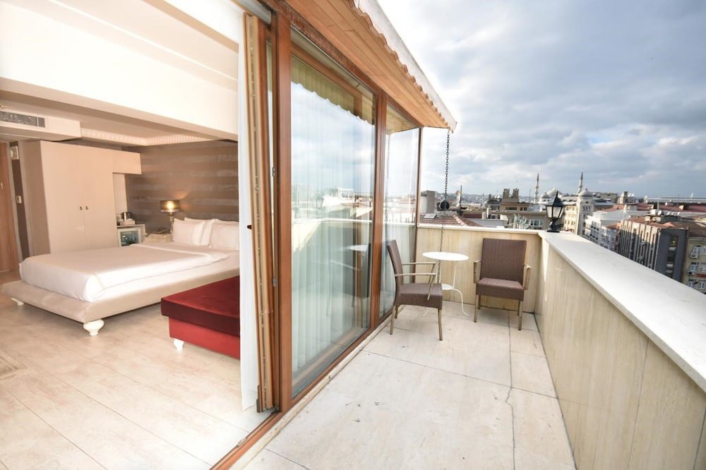 Standard Double room with view Nea Suites Old City