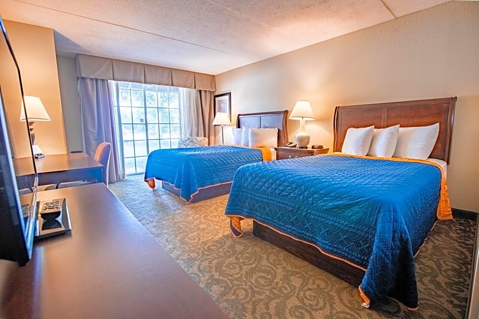Standard room with pool view Sturbridge Host Hotel And Conference Center