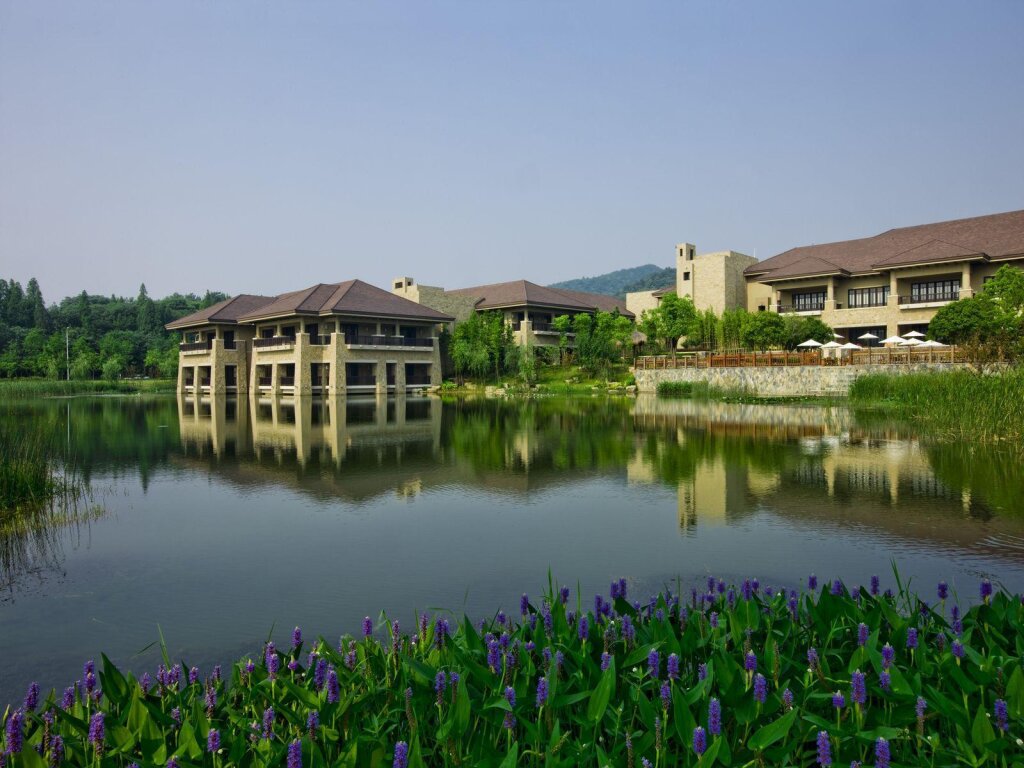 Двухместный люкс с видом на озеро Narada Resort & Spa Liangzhu