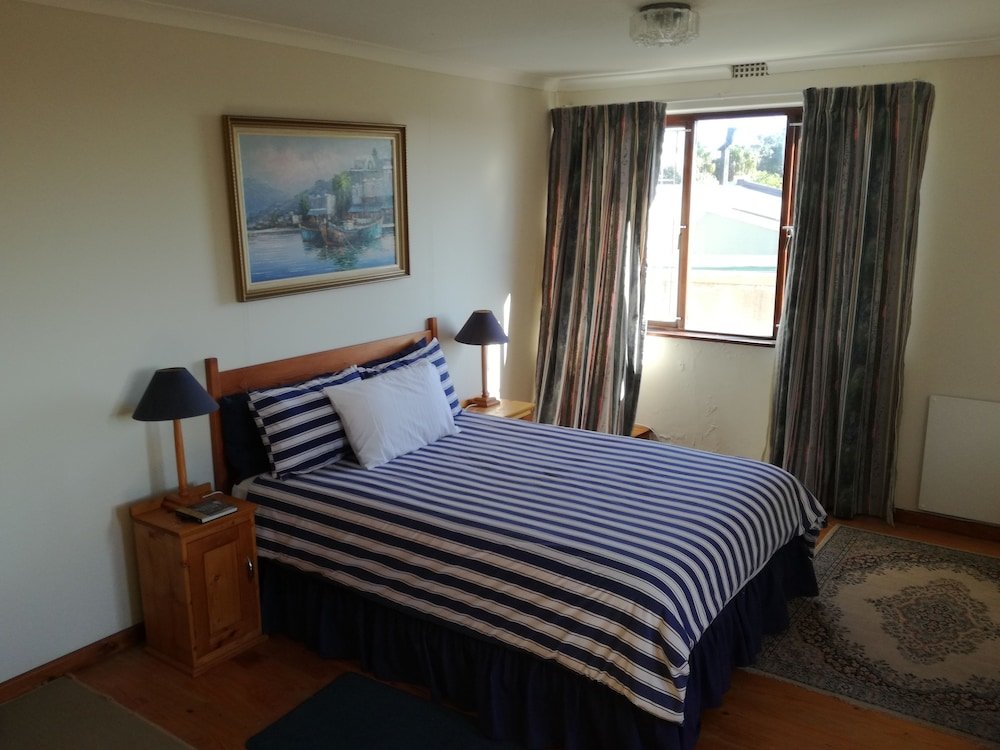 1 Bedroom Standard Triple room with sea view Duck and Doolittle