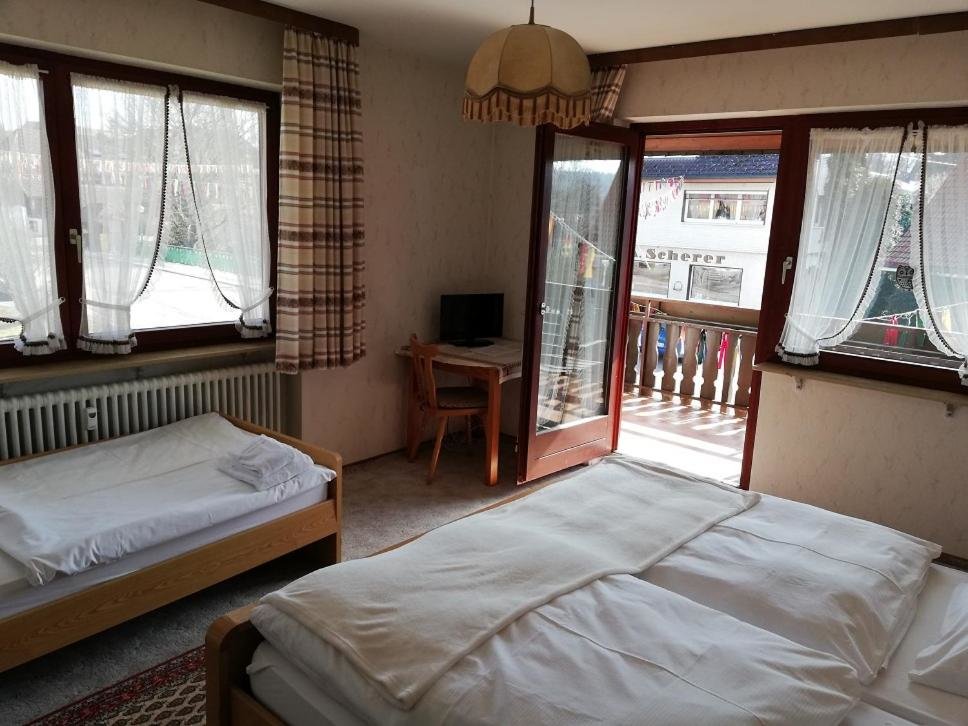 Standard Triple room with balcony Hotel-Pension Zum Bierhaus