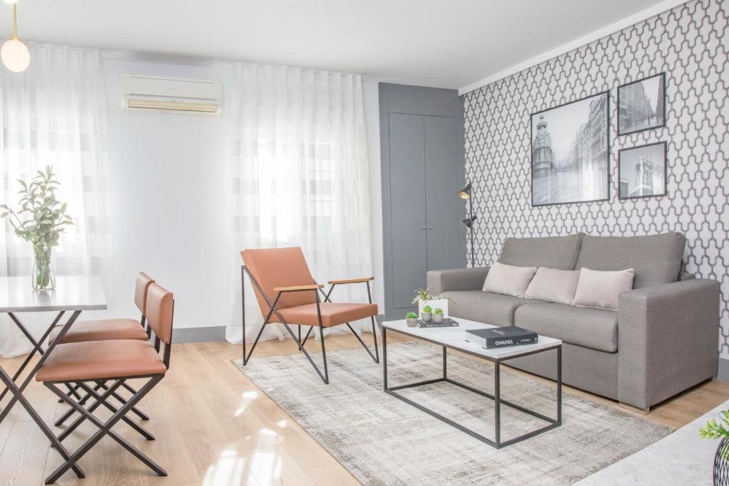 2 Bedrooms Apartment limehome Madrid Calle de Santa Ana