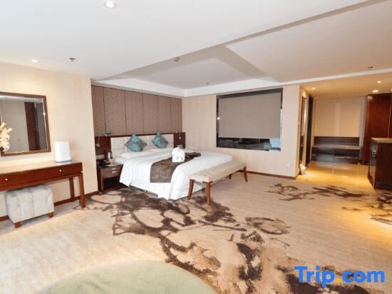 Superior Suite Shenyang Guomao Hotel