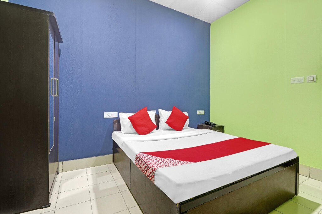 Suite Standard OYO Flagship 83089 Hotel Drizzling Land