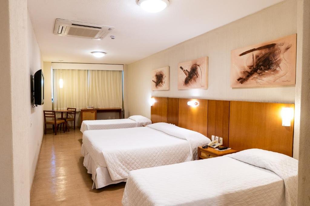 Standard Quadruple room Hotel Praia Centro