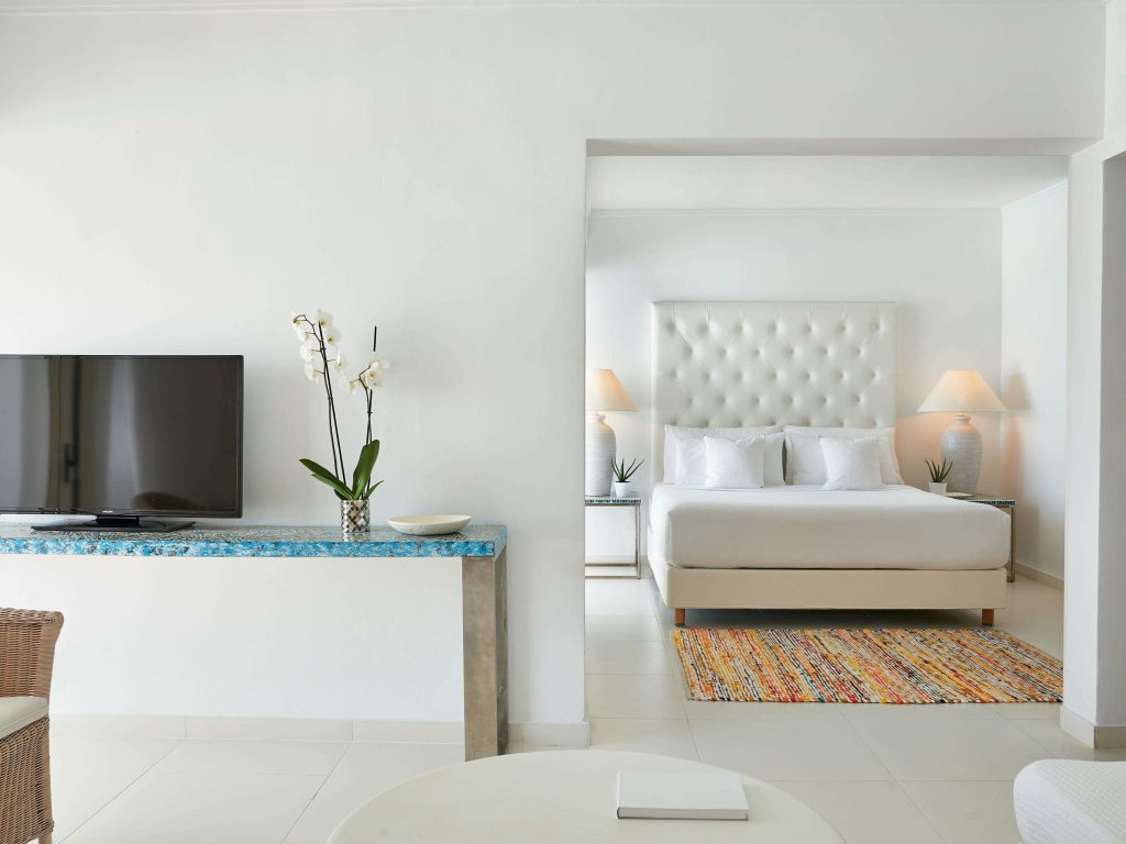 White Family Suite with sea view Grecotel LUX.ME White Palace​