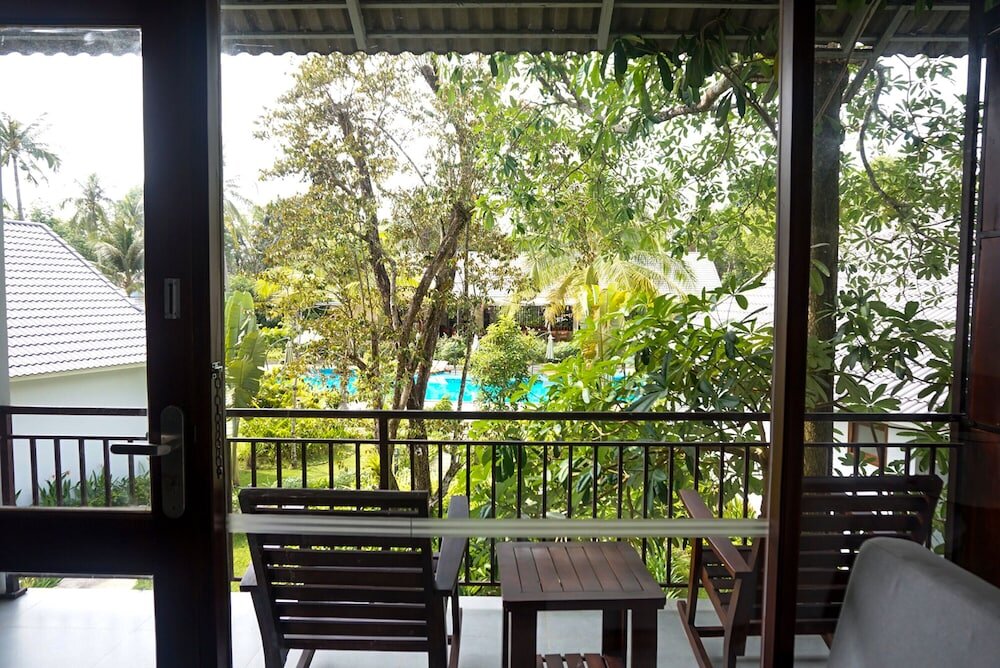 Двухместный номер Deluxe c 1 комнатой с балконом и с видом на бассейн Kingo Retreat Resort