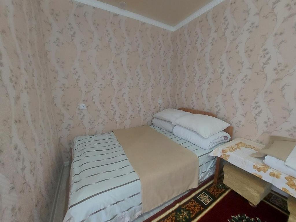 Люкс RAHAT Guest House & Hostel in Toktogul