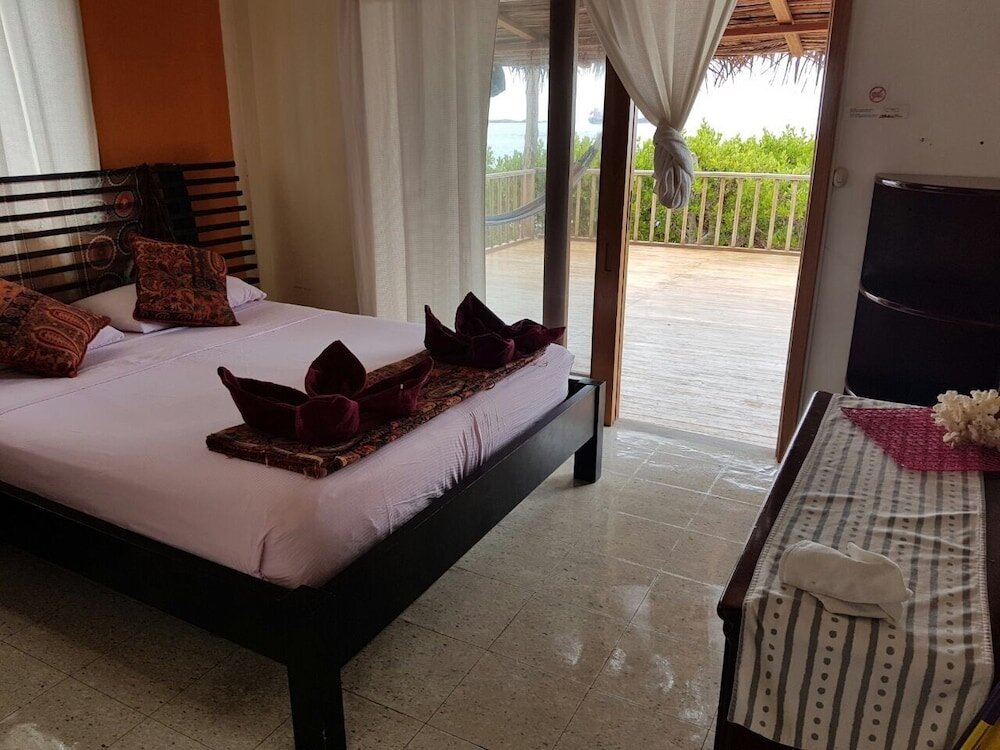 Standard Double room with balcony and with ocean view Casa Rosada Galapagos