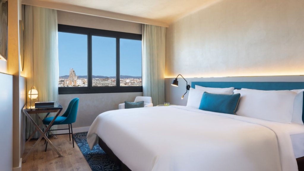 Superior room with view Renaissance Barcelona Hotel