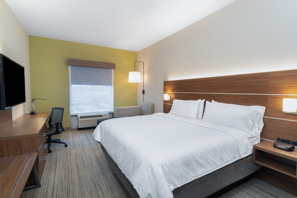 Camera Standard Holiday Inn Express Hotel & Suites Talladega, an IHG Hotel