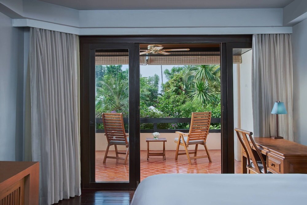 Двухместный номер Standard Цокольный этаж с балконом и с видом на сад Renaissance Koh Samui Resort & Spa
