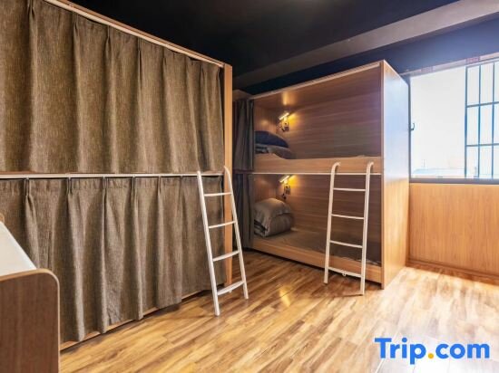 Cama en dormitorio compartido (dormitorio compartido masculino) Tianquan Holiday Apartment