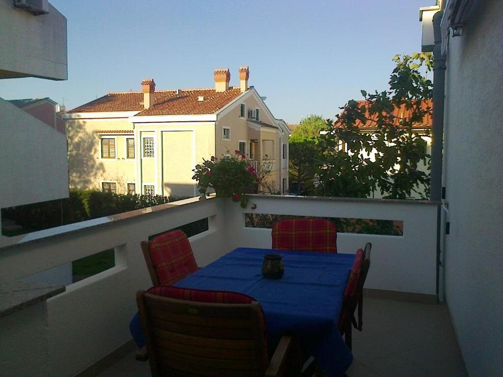 2 Bedrooms Apartment with balcony Guesthouse Nihada