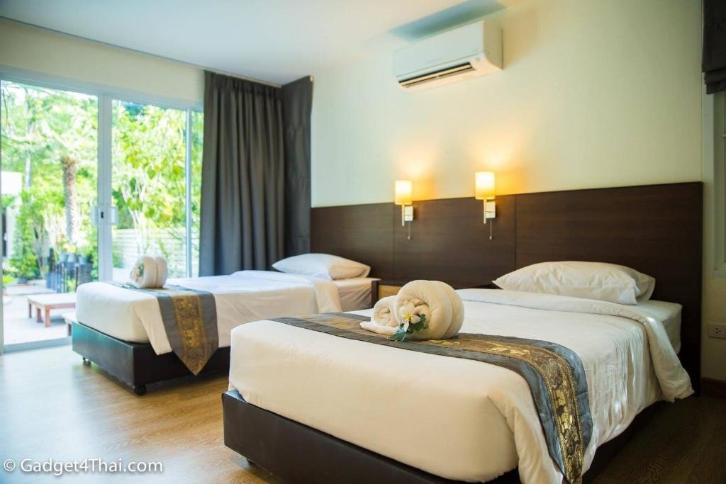 Бунгало с 2 комнатами Baan Klang Aow Beach Resort