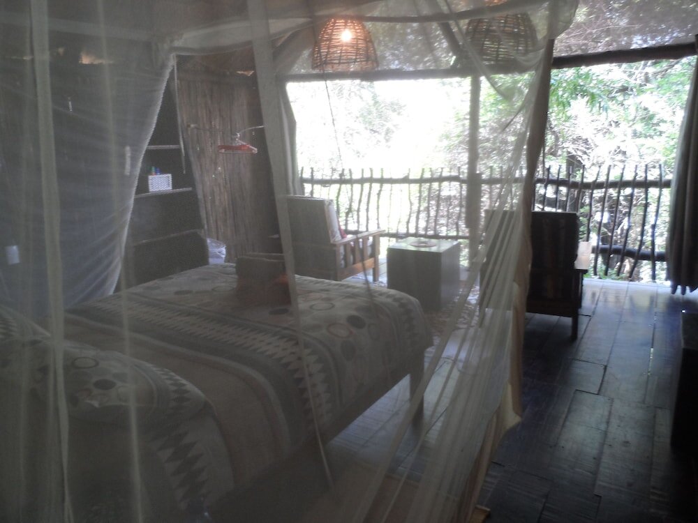 Шале Caprivi Houseboat Safari Lodge