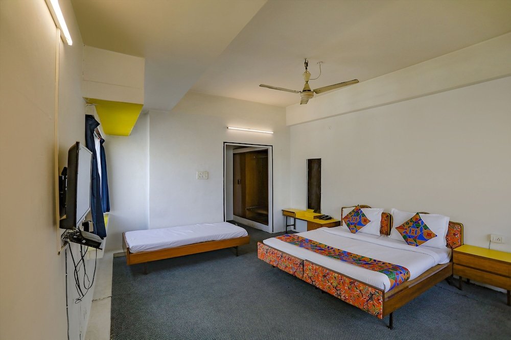 Premium room Fabhotel Jaipur Emerald