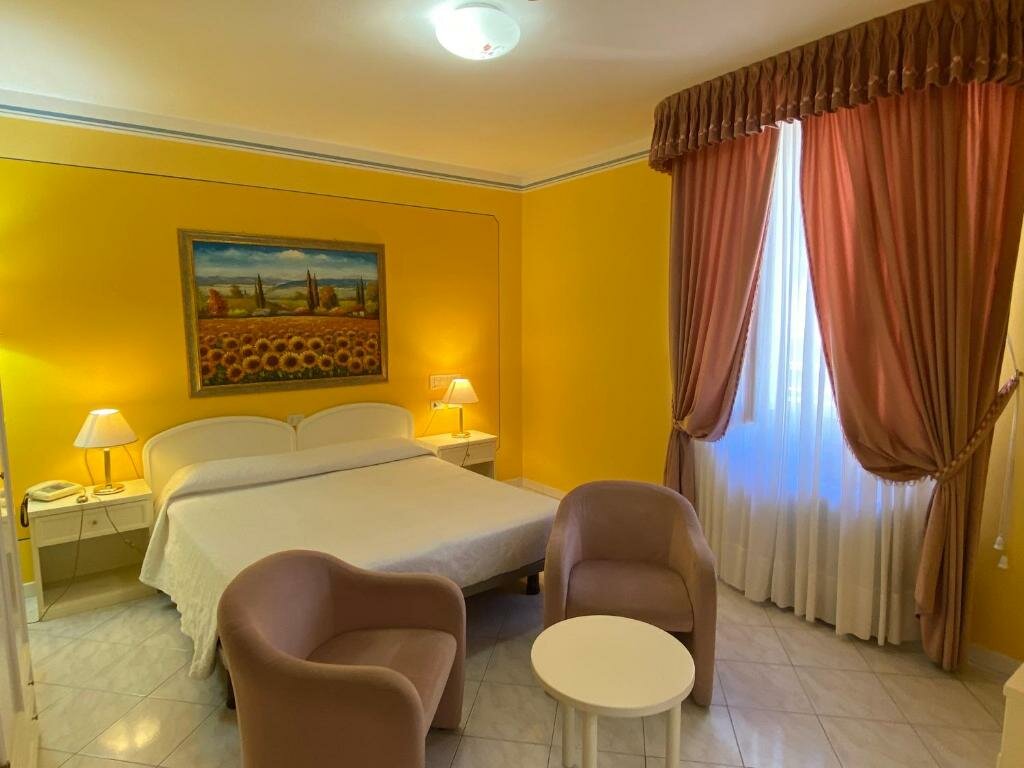 Deluxe Double room with lake view Hotel La Torre