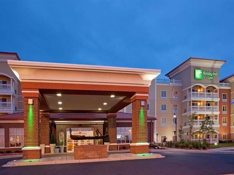 Двухместный люкс Holiday Inn Hotel & Suites Maple Grove Nw Mpls-Arbor Lks, an IHG Hotel