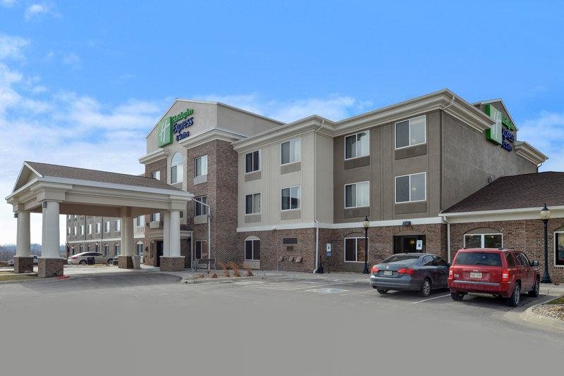 Люкс c 1 комнатой Holiday Inn Express & Suites Omaha West, an IHG Hotel