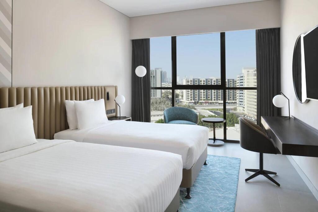 Отели в центре дубая. Марриотт Дубай отель. Courtyard by Marriott Dubai. Rove отель Дубай. Отель address Sky view.