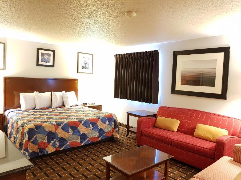 Deluxe Suite Le Mars Inn and Suites