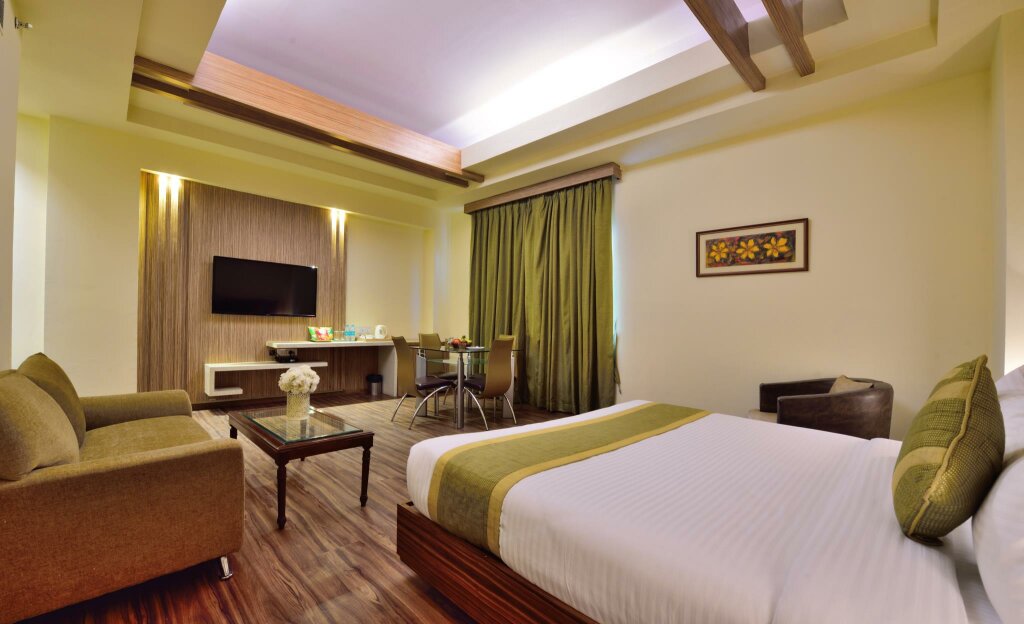 Deluxe Zimmer Westend Inn - Resort and Banquet Near Delhi Airport