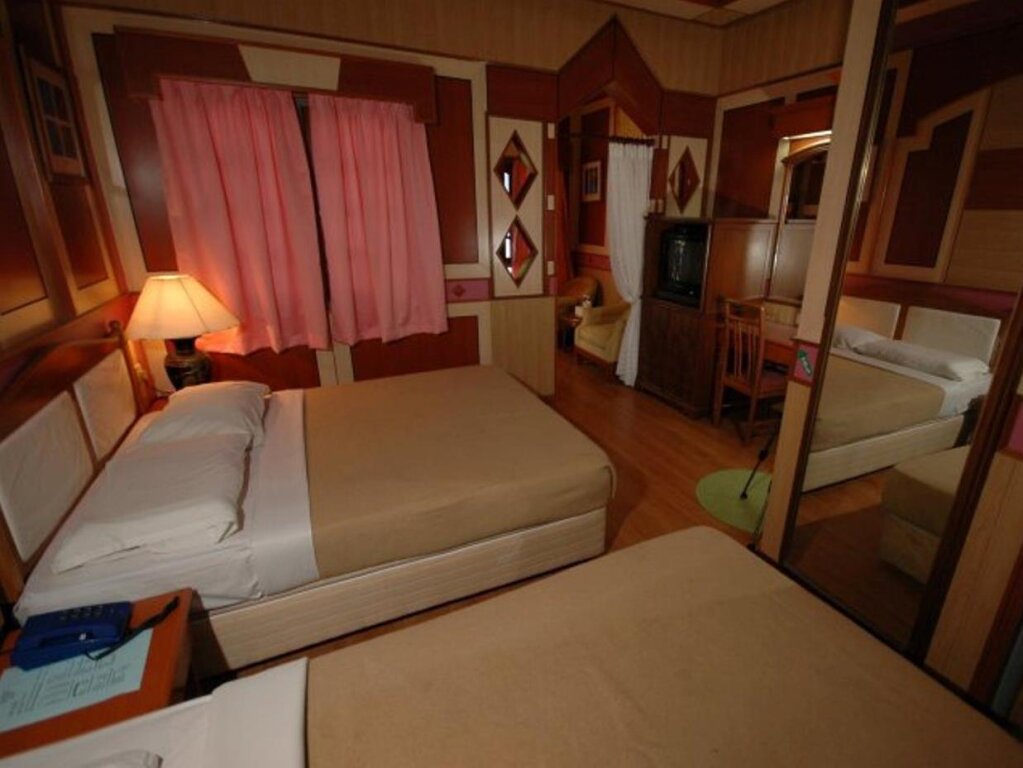 Deluxe room Shari-La Island Resort