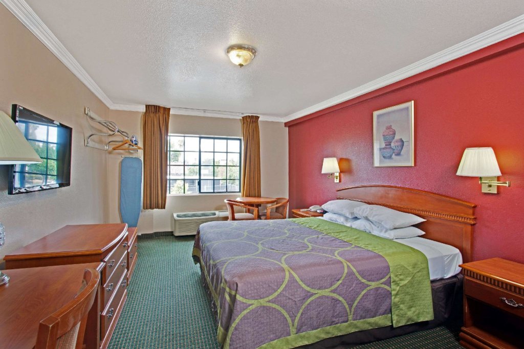 Accessible Double room Super 8