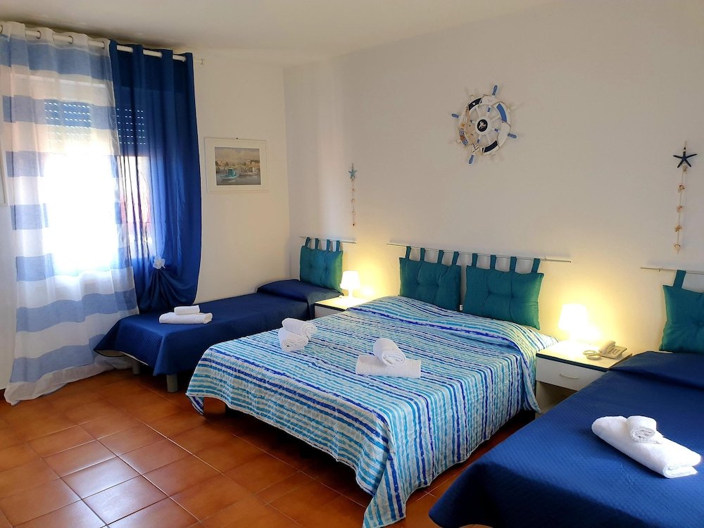 Четырёхместный номер Standard Hotel Villa dei Gerani