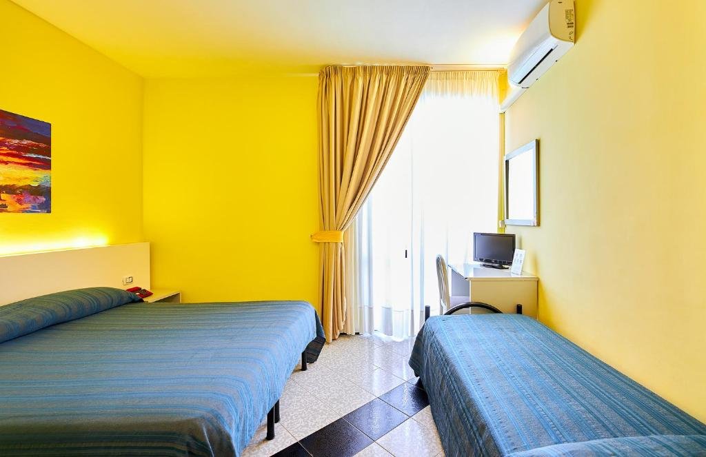 Standard Dreier Zimmer Hotel Clorinda