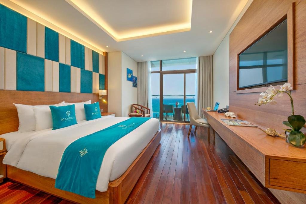 Deluxe Doppel Zimmer mit Balkon und an der Küste Mandila Beach Hotel Danang