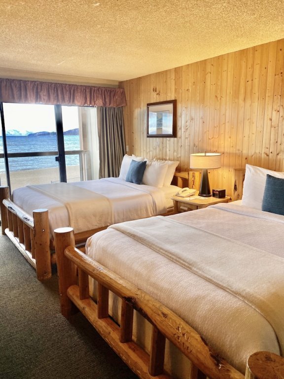 Четырёхместный номер Standard с видом на озеро Tahoe Lakeshore Lodge & Spa