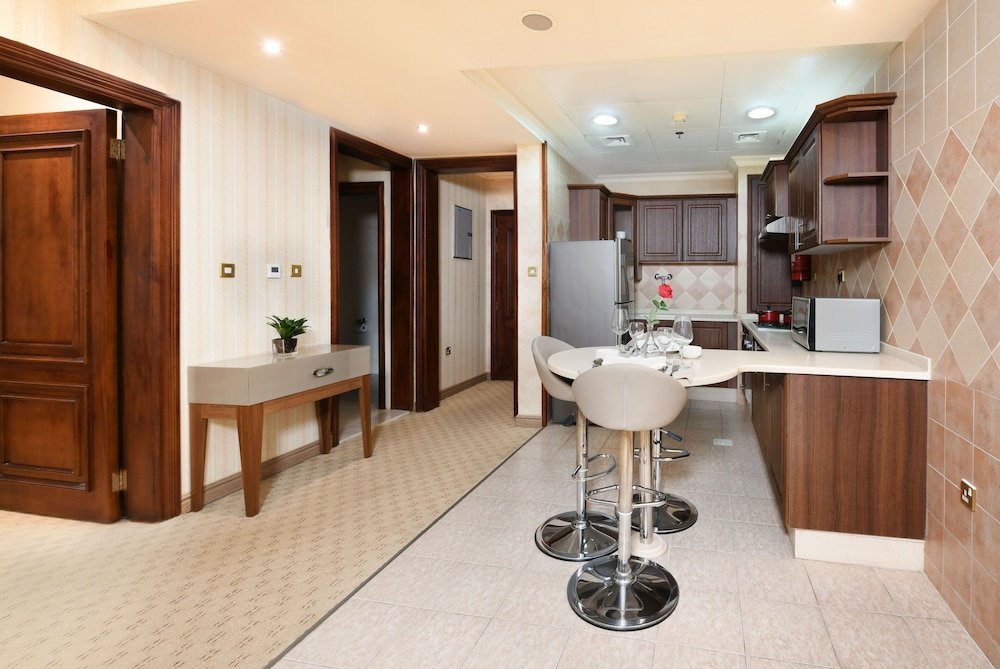 Апартаменты Classic Al Diyafa Furnished Suites