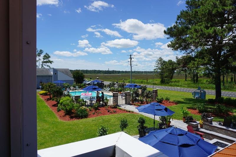 2 Bedrooms Suite Best Western Chincoteague Island