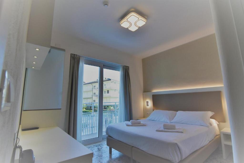 Camera doppia Standard con balcone Hotel Atenea Golden Star