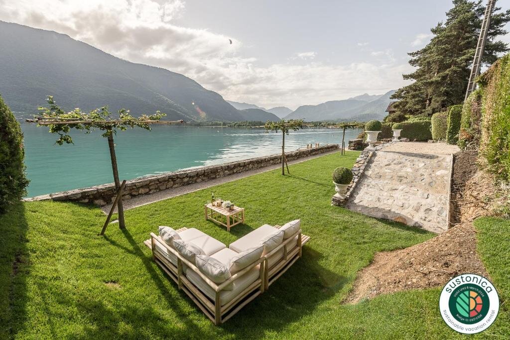 Hütte Luxury Villa Pernette, vue lac et plage privee LLA Selections