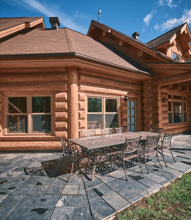 Cottage Executive Plus 44 - majestic log chalet with hot tub sauna heated pool and close to activities