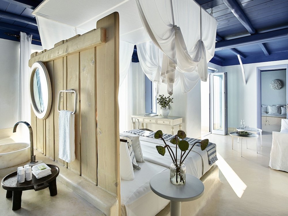 Номер Standard с балконом и с видом на воду Mykonos Blu, Grecotel Boutique Resort