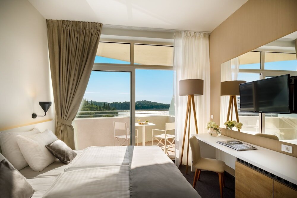 Двухместный номер Standard с балконом и с видом на парк Remisens Hotel Albatros-All inclusive
