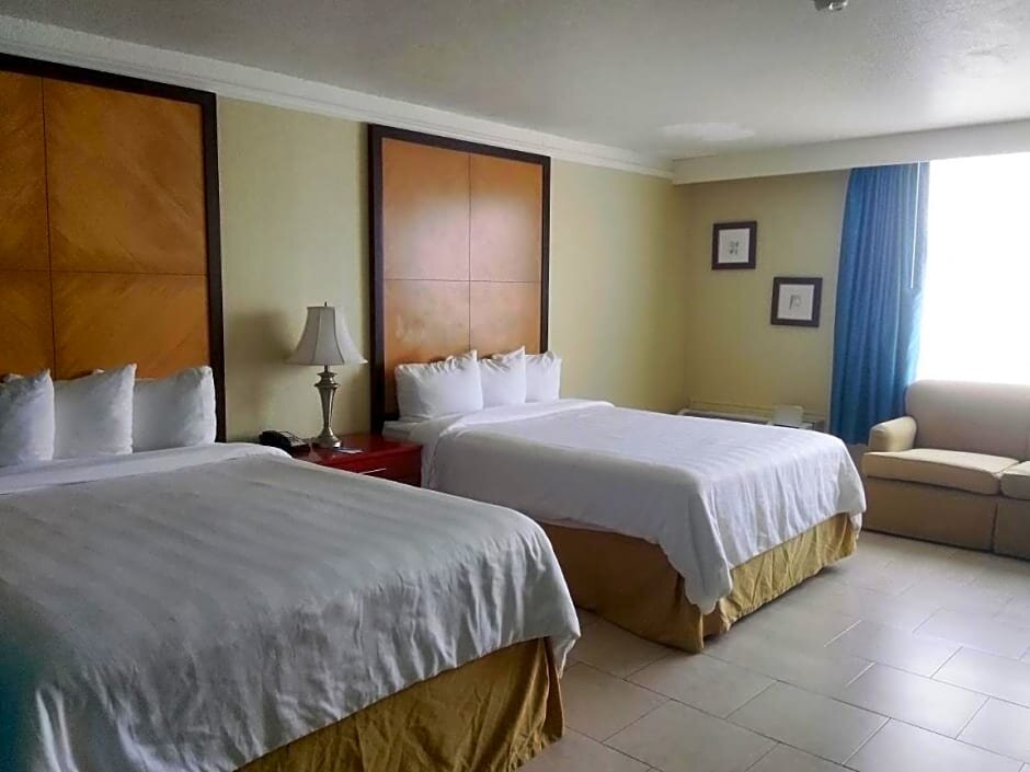 Standard Quadruple room with park view Punta Gorda Waterfront Hotel & Suites