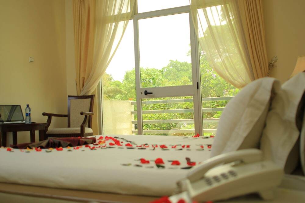 Oasis International hotel Ауаса