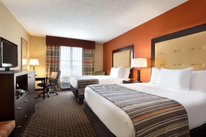 Четырёхместный люкс c 1 комнатой Country Inn & Suites by Radisson, Evansville, IN