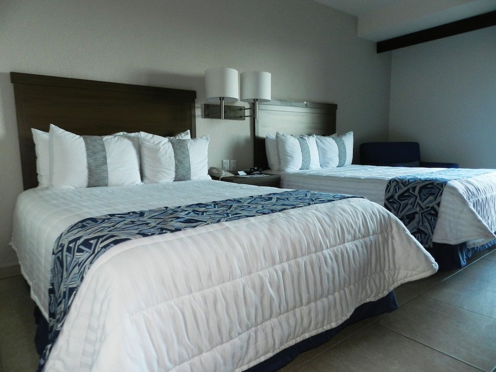 Standard Quadruple room with city view Hotel Villa Florida Veracruz