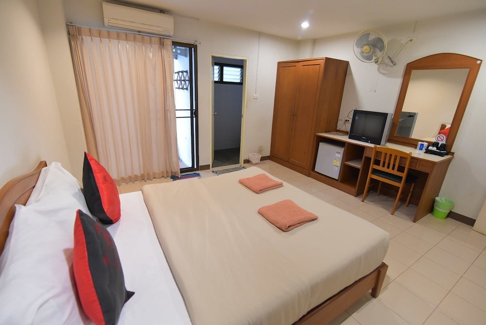 Standard Double room with balcony Kyongean Mansion